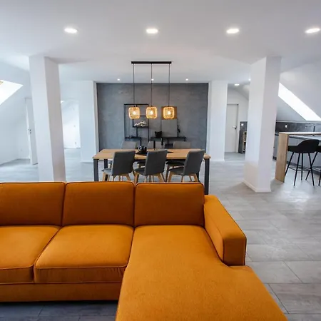 Novy Kastiel - Self Check-in Hotel