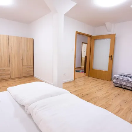 Novy Kastiel - Self Check-in Topolcany