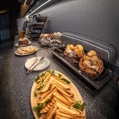 Novy Kastiel - Self Check-in Hotel Topolcany