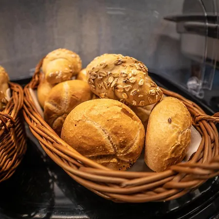 Novy Kastiel - Self Check-in Hotel 3*