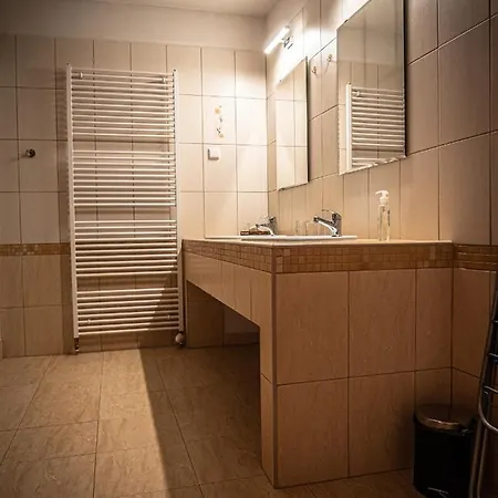 Novy Kastiel - Self Check-in 3* Topolcany