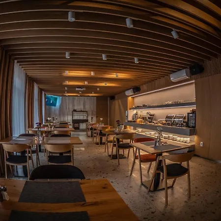 Novy Kastiel - Self Check-in Topolcany