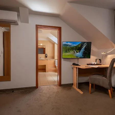 Novy Kastiel - Self Check-in Hotel